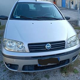Auto Punto color grigio