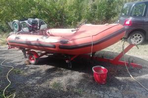  gommone con carrello e motore  20 cavalli su