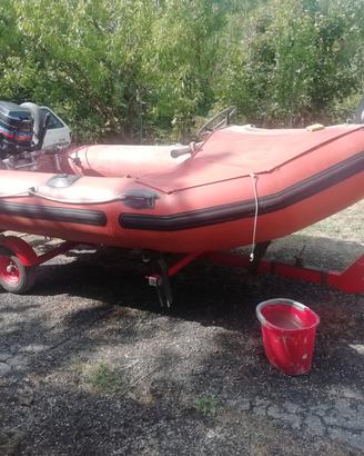  gommone con carrello e motore  20 cavalli su