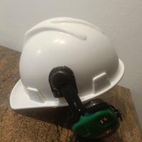 casco da cantiere antinfortunistico con cuffie