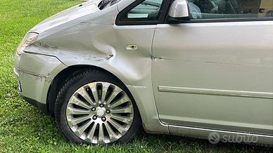Ford cmax incidentata
