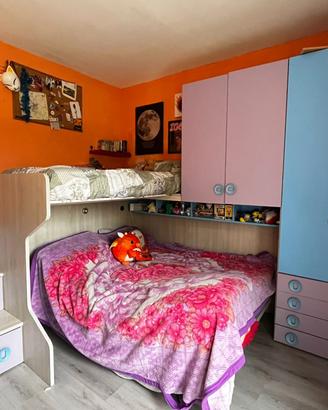 cameretta bambini con letto a soppalco