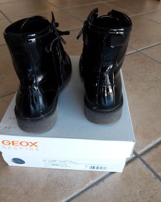 Stivaletti neri in vernice bambina by GEOX