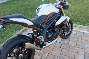 Triumph Speed Triple 1050