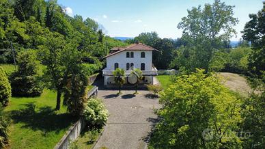 VILLA SINGOLA A CASTELLAMONTE