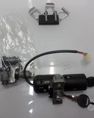 Kit 4 pezzi serratura honda foresight 250
