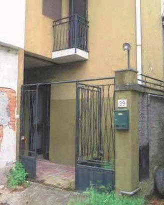 Immobile in asta di 110 m² con 3 locali e box auto