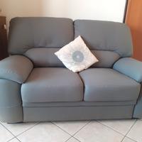 Divano ecopelle 2 posti come nuovo!