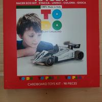 Macchina cartone da costruire