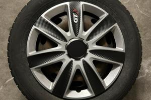 Gomme invernali con cerchi e copri cerchi 185/60/1