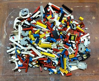 lego varie piastre base e molti componenti