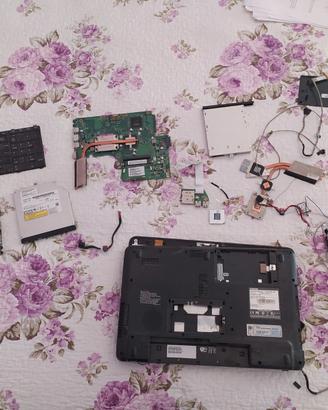 Lotto componenti notebook: toshiba, hp etc