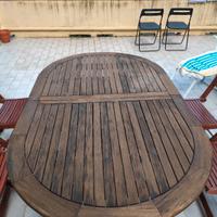 Tavolo e sedie in legno, da esterni