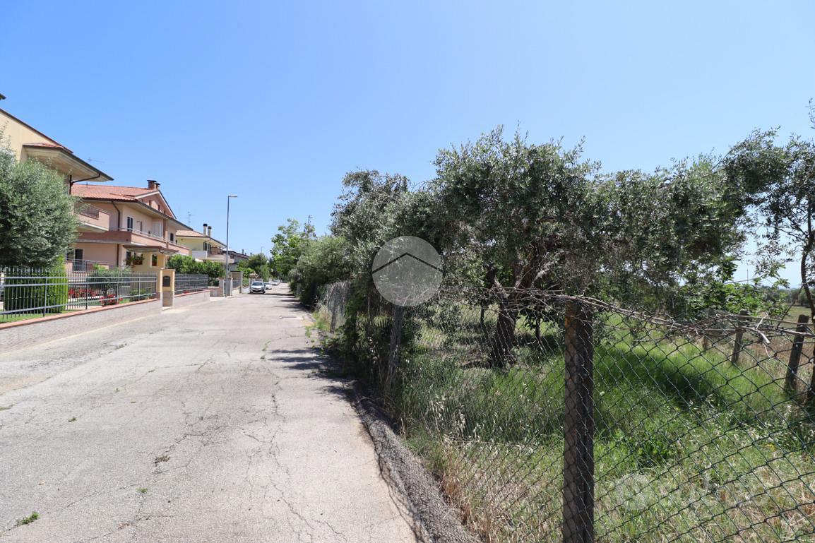 TER. RESIDENZIALE A GIULIANOVA - Vista 4