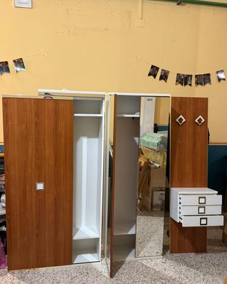Cappottiera 
con
Cassettiera 