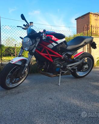 Ducati Monster 1100
