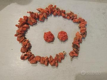 collana girocollo e orecchini in vero corallo 