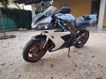 Yamaha YZF R1 - 2004