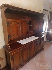  cucina - porta TV - tavolo - sedie - credenza