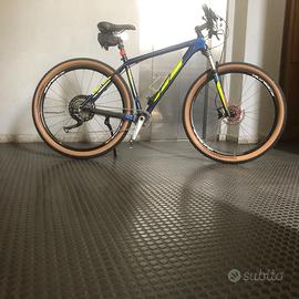 Bicicletta Mtb 29  Carbon taglia M personalizzata