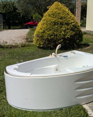 vasca idro massaggio Jacuzzi