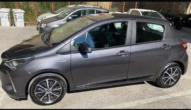 Toyota yaris ibrida perfetta