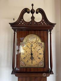 Orologio a pendolo da pavimento in legno