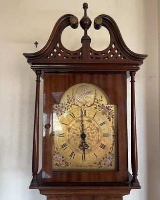 Orologio a pendolo da pavimento in legno