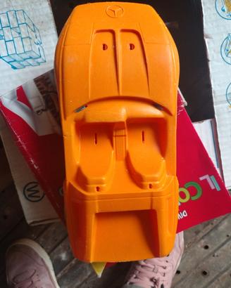 macchina di plastica 