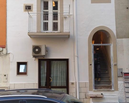 Appartamento con il mobilio bagno nuovo