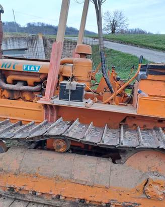 Trattore Cingolato Fiat 70C con TARGA e LIBRETTO