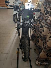 Benelli Leoncino Trail