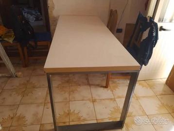 tavolo, letto singolo