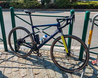 BMC URS Two Apex gravel carbonio