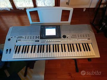 Tastiera elettronica Yamaha PSR S700
