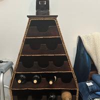 portabottiglie in legno  scuro  stile tribale