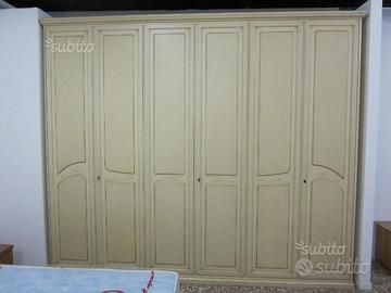 Armadio classico colore avorio