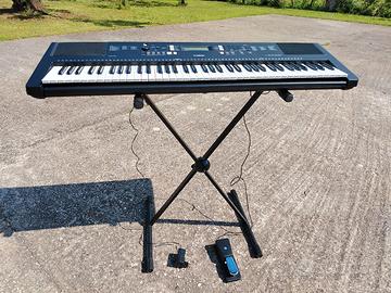 Tastiera yamaha psr ew 300