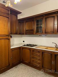 CUCINA ANGOLARE CLASSICA IN LEGNO MULTISTRATO NOCE