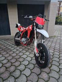 Moto SWM SM 125 R