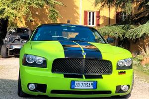 5.7 V8 DODGE CHARGER ,ASI ESENTE BOLLO