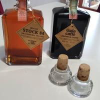 antiche bottiglie di liquore