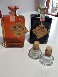 antiche bottiglie di liquore