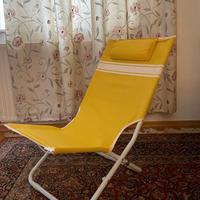 Due sedie pieghevoli da giardino, gialle