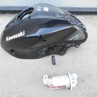 Serbatoio e pompa benzina kawasaki z 125