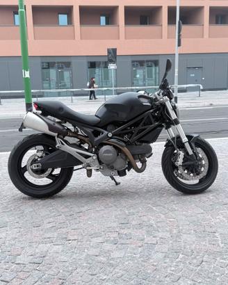 Ducati Monster 696 Plus – 2012