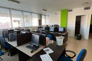 Ufficio con garage nel cuore di Quattrom