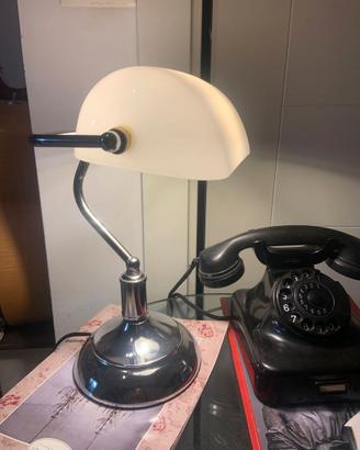 lampada da banchiere cromata  e vetro  bianco