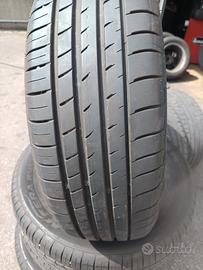  gomme 215 65 17/99v  pneumatici