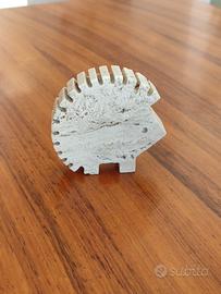 Scultura Enzo Mari riccio per Fratelli Mannelli